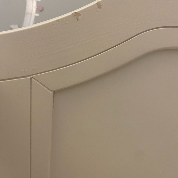 Pottery Barn Crib with with Conversion Kit and Mattress and some covers - Picture 6 of 9